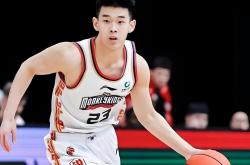 CBA裁判队伍迎来新面孔，备战新赛季-包含南京男篮力争主场胜北京男篮的词条