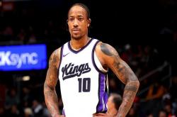 利物浦-击败马赛，提前晋级淘汰赛-包含马刺主场不敌雄鹿！德罗赞砍分难救主的词条