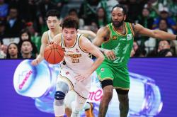 皇马客场平斯帕尔，晋级形势不明-湖北男篮主场击败广厦队，取得胜利