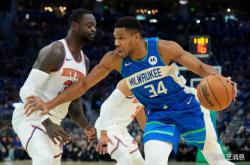 公牛队后卫拉文连续三场得分破-关于雄鹿击败尼克斯，字母哥砍下全队最高的信息