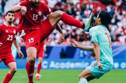 爵士大将戈贝尔连续场砍下+板-激烈比赛再现，球员全力拼搏