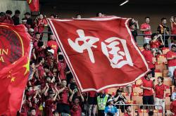 魔术队后卫哈登喜获全明星首发-足球场上，中国队员荣耀登场！