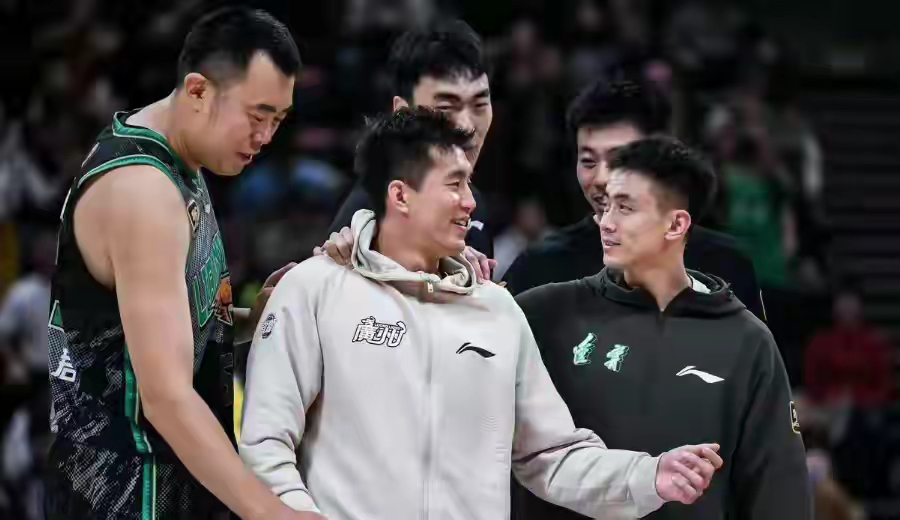 包含辽宁男篮主场告捷，领先优势再度扩大的词条