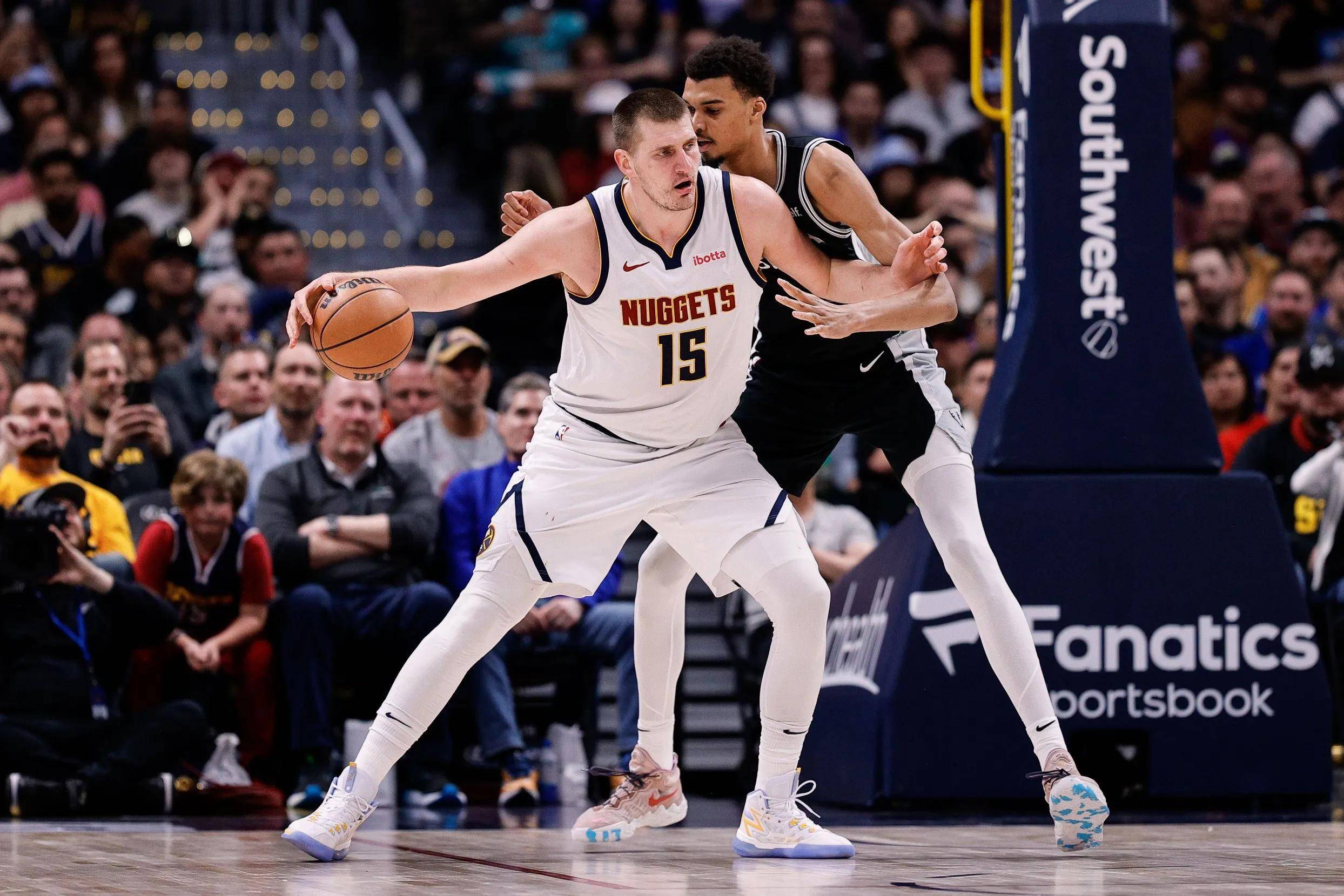 NBA最新排名：湖人不敌老鹰，失去东部榜首的简单介绍
