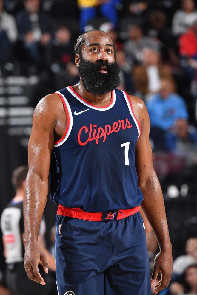 哈登超神巨星对抗首发引领火箭逆袭尼克斯的简单介绍