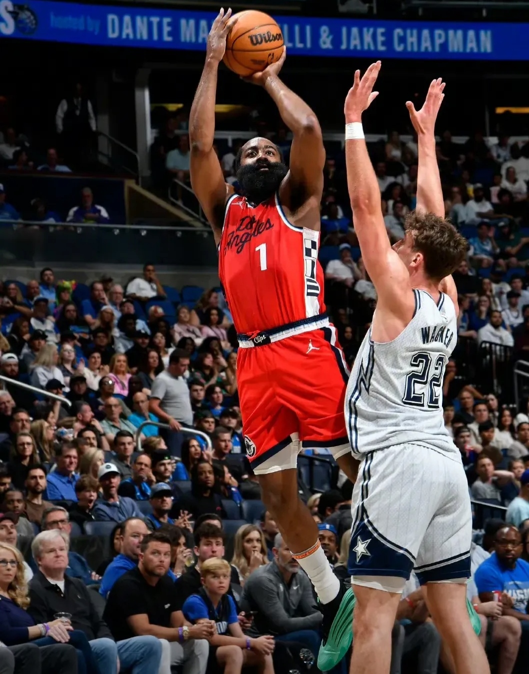 哈登超神巨星对抗首发引领火箭逆袭尼克斯的简单介绍