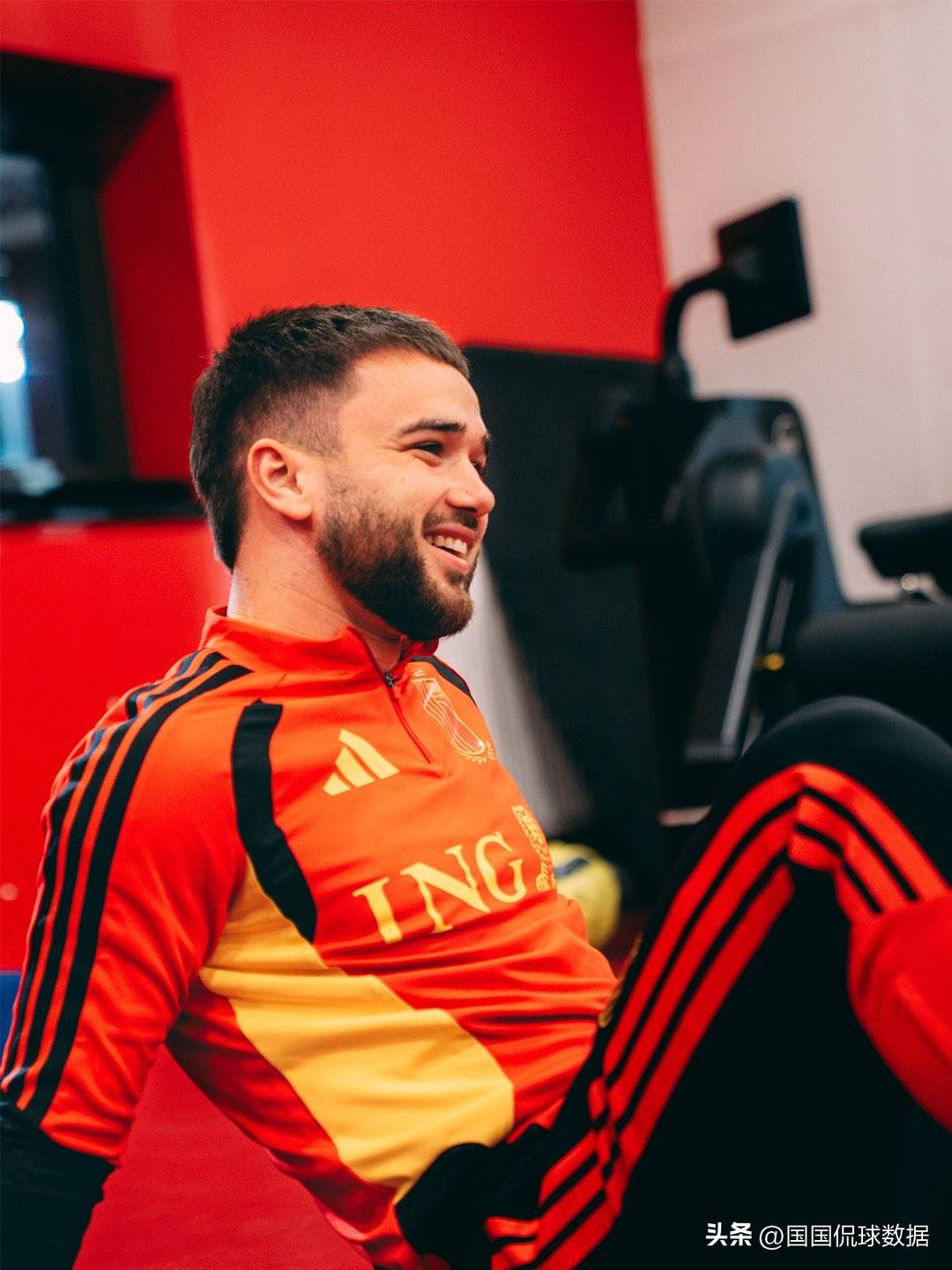 比利时队全胜晋级，表现稳定斩获胜利