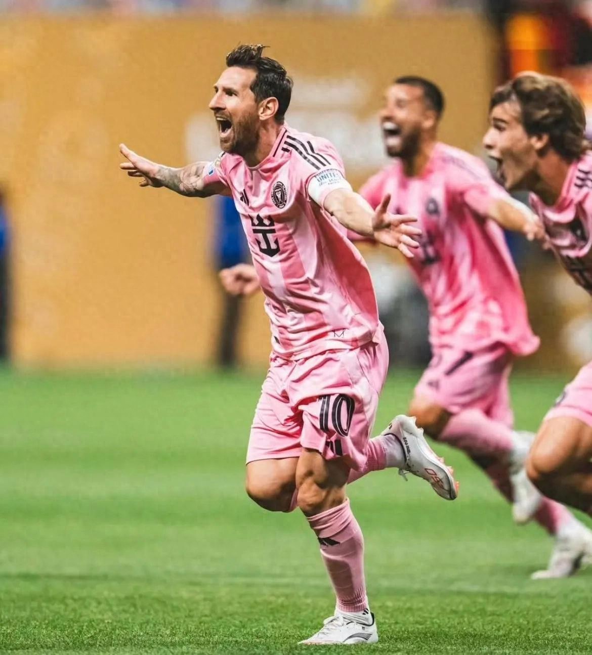 包含梅西神仙球，巴萨-击败曼联的词条